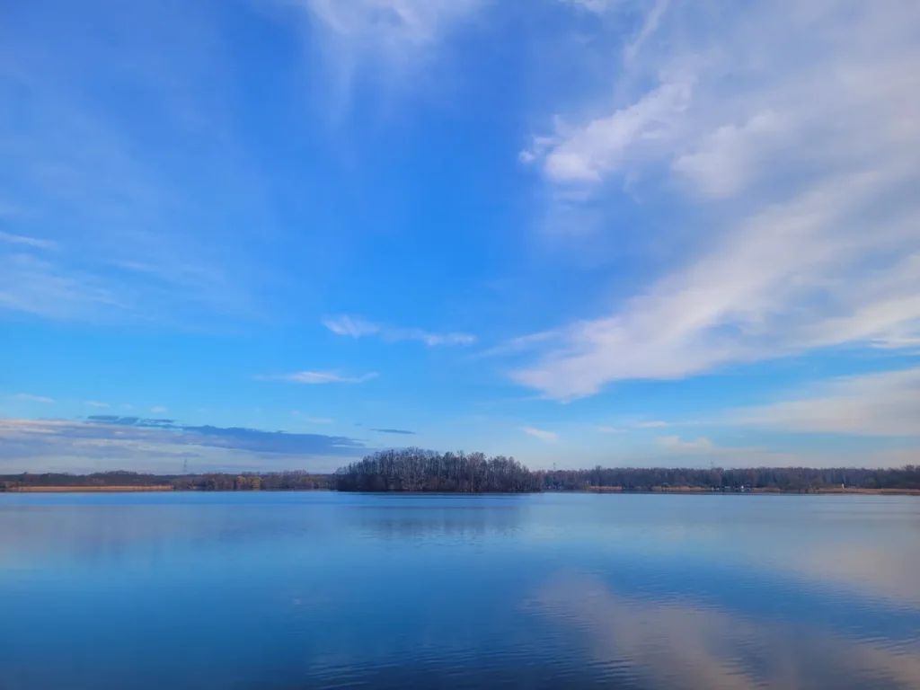 Widok na jezioro Dzierżno